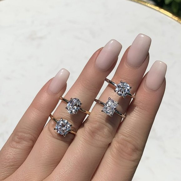 1.50 Ct - 8x6 mm Oval Moissanite Ring 14k Gold - Picture 2 of 3